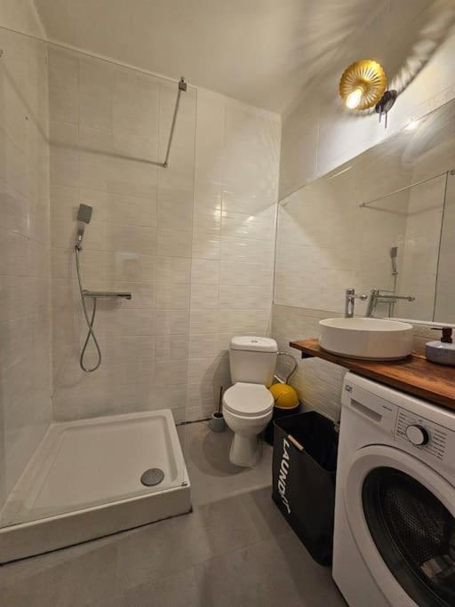 Heart Of City Center 4Br 2Bath 10 Pers Bukarest Kültér fotó