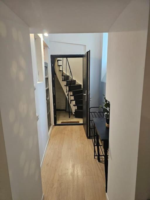 Heart Of City Center 4Br 2Bath 10 Pers Bukarest Kültér fotó