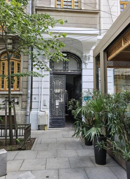 Heart Of City Center 4Br 2Bath 10 Pers Bukarest Kültér fotó