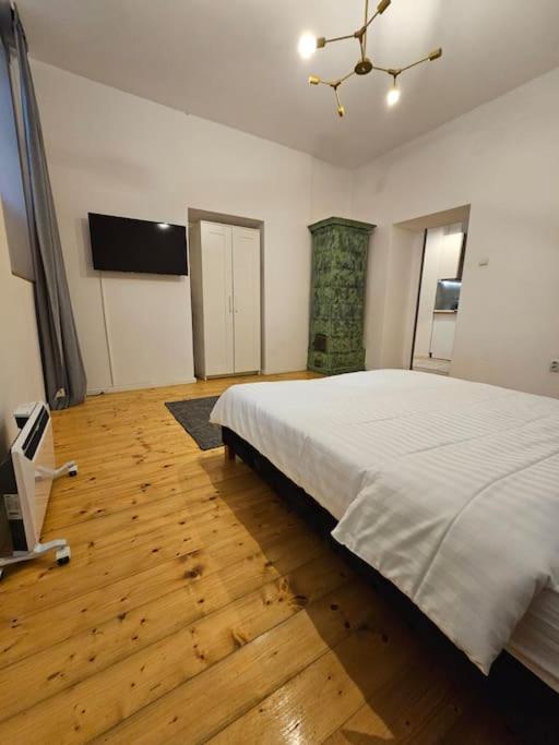 Heart Of City Center 4Br 2Bath 10 Pers Bukarest Kültér fotó